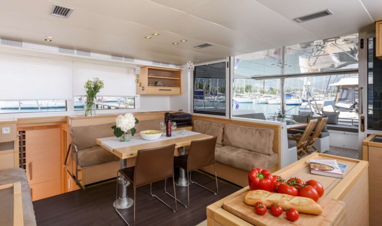Lagoon 560 PRINCESS SELINE - Salon