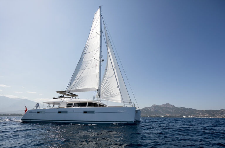 Lagoon 62 Catamaran TWIN - Starboard View