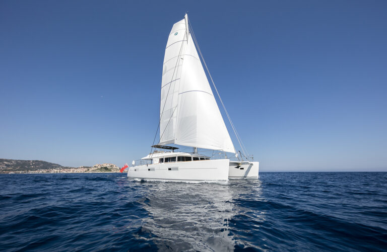 Lagoon 62 Catamaran TWIN - Underway