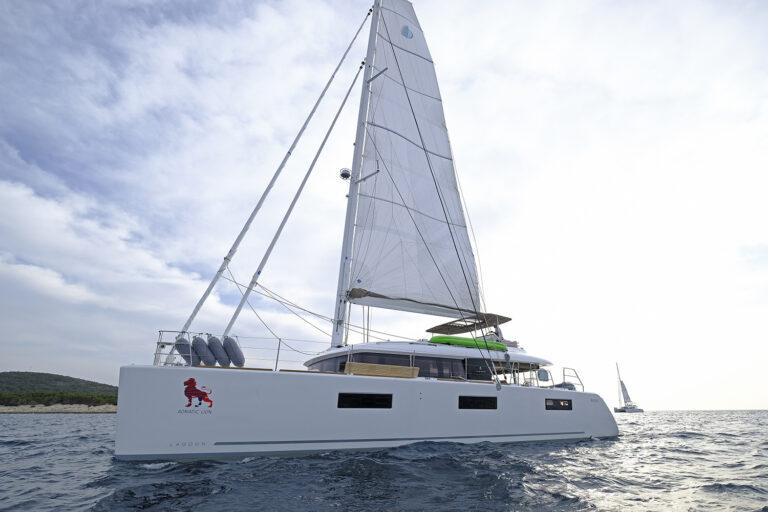 Lagoon 620 ADRIATIC LION - Port side view