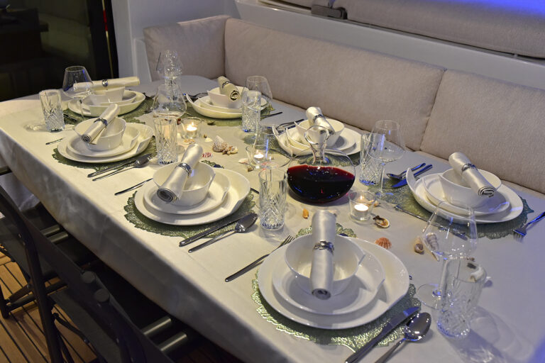Lagoon 620 ADRIATIC TIGER - Dinner service