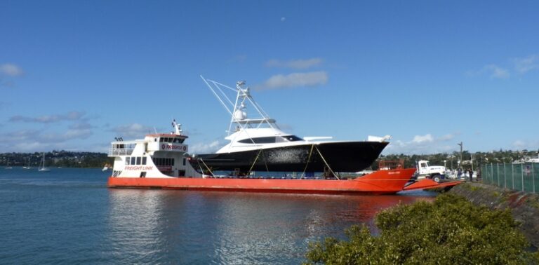 Launch of the 90ft motor yacht Satu by Yachting Developments