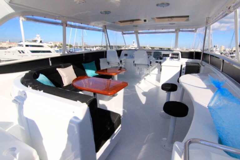 Lazzara 76 PLAN B - Flybridge