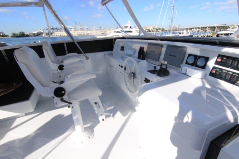 Lazzara 76 PLAN B - Flybrige 5