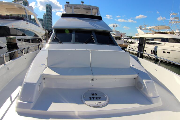 Lazzara 76 PLAN B - Sunpad