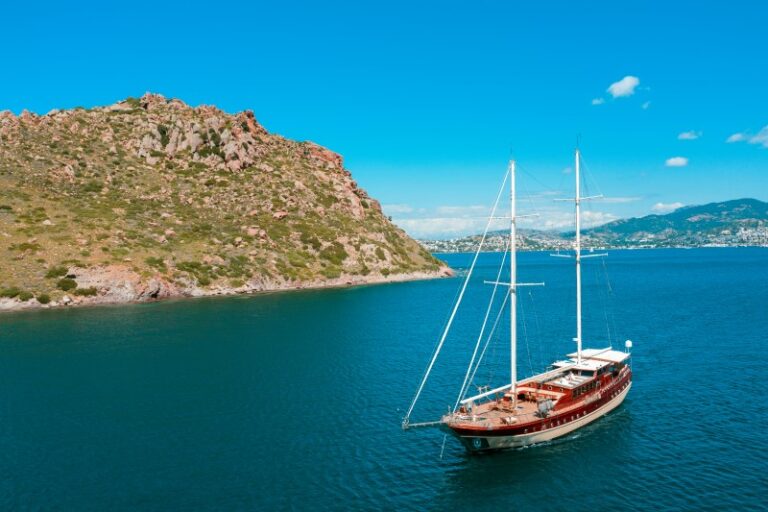 Let's Dance Yacht