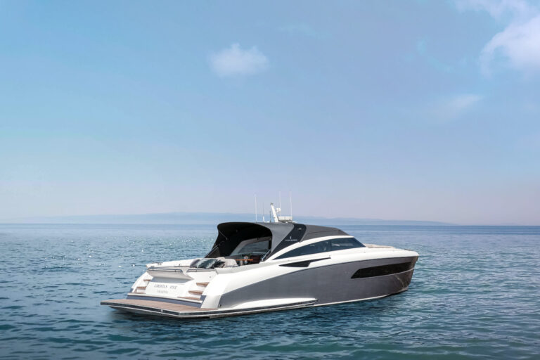 Libertas One Yacht