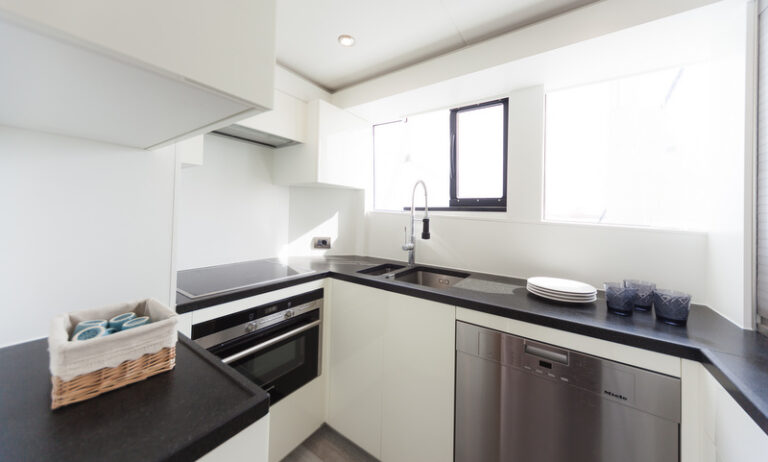 Libertas Yacht - Galley