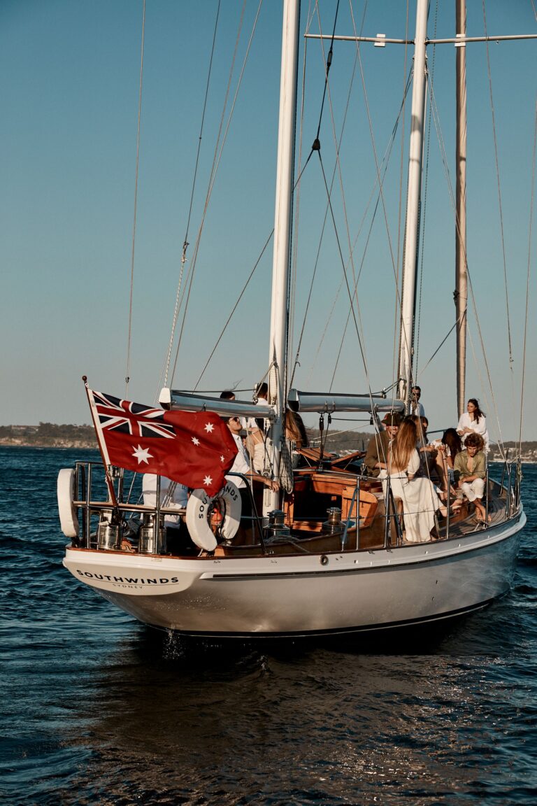 Lifestyle - Stern Sails Away