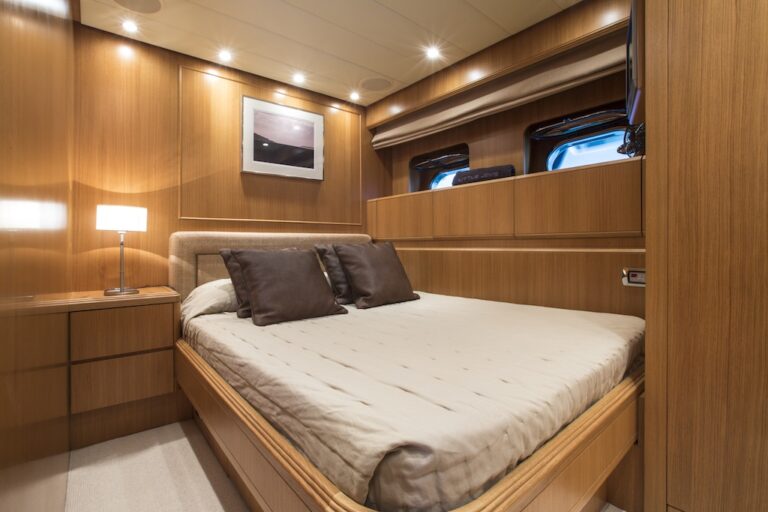 Little Jems yacht - guest cabin