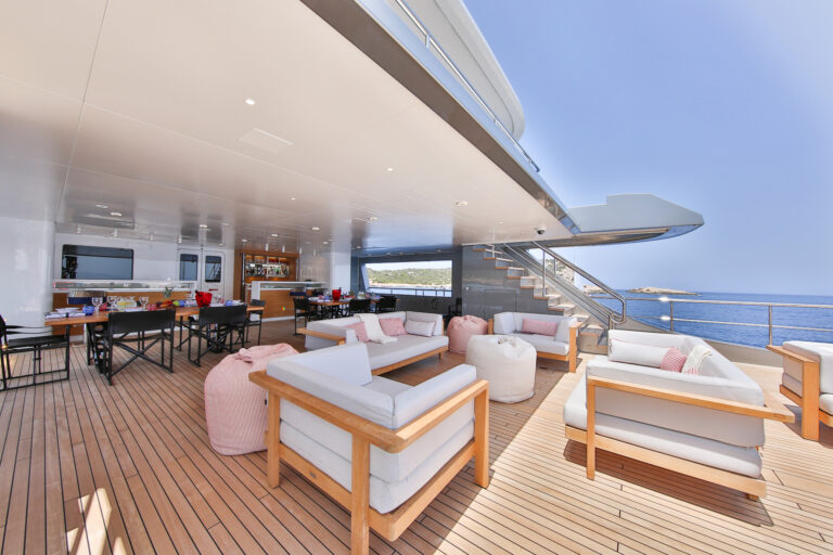 Lounge Area 2 - Main Deck
