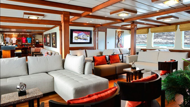 Lounge With Lovely Decor