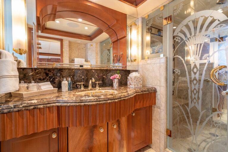 Lower Deck Master Ensuite Bathroom