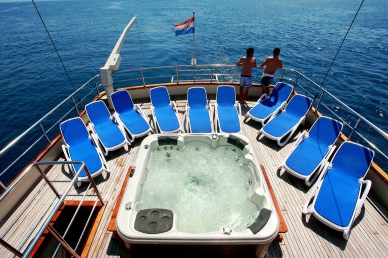 Luna -  Sundeck