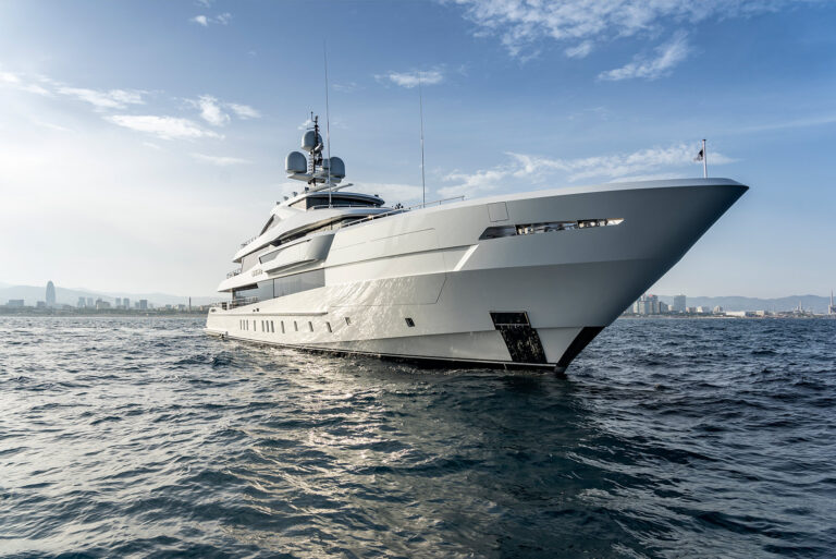 Lusine Yacht