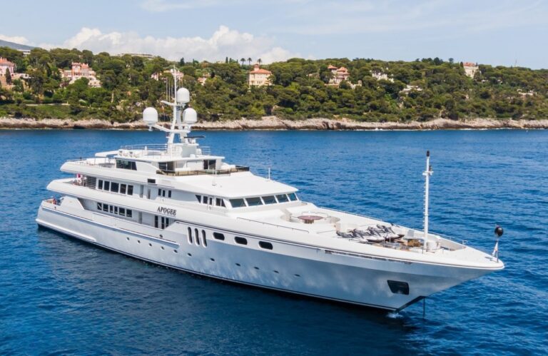 Luxury Superyacht APOGEE