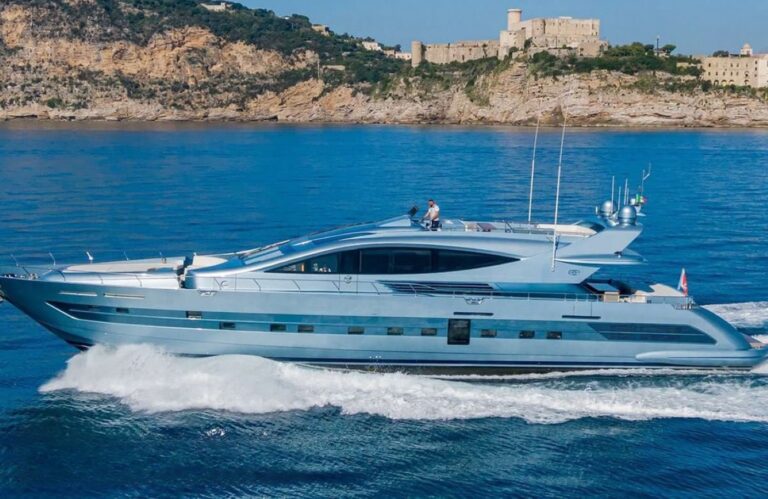 Luxury Superyacht FIFTYFIVE