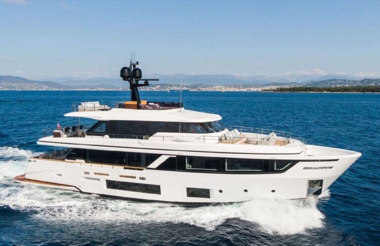 Luxury Superyacht MRS L