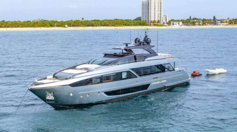 Luxury Superyacht NO SURRENDER