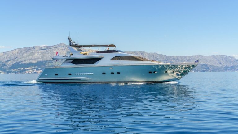 Luxury Superyacht PHANTOM