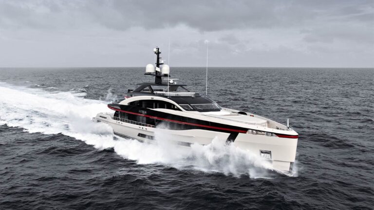 Luxury Superyacht Ultra G