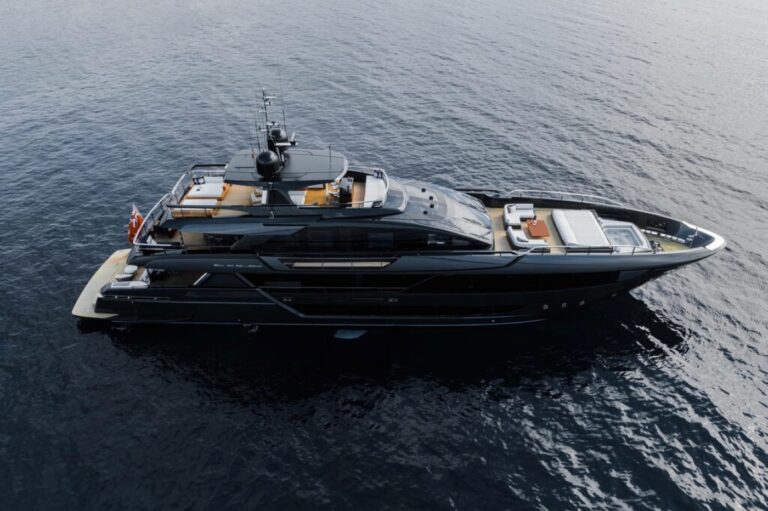 Luxury Supreryacht Lady First
