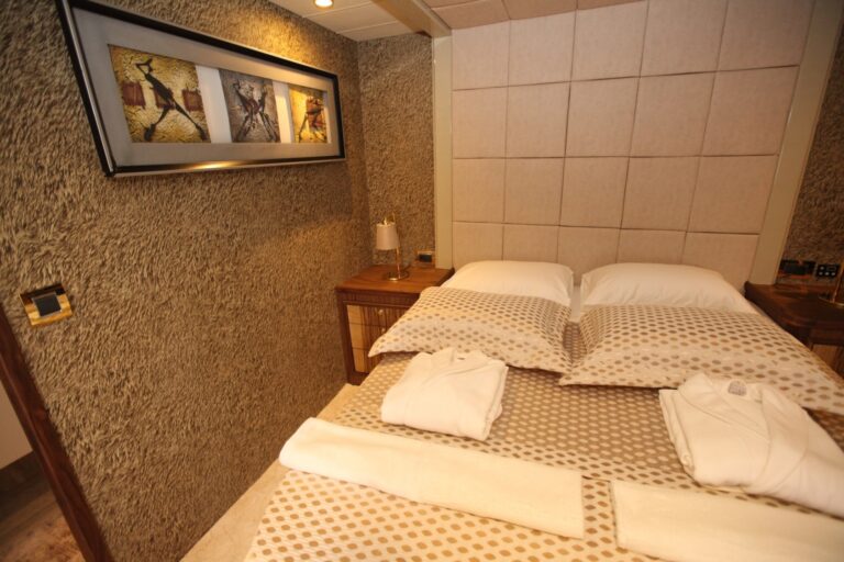 Luxury Cabin Details