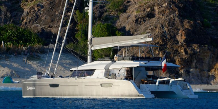 Luxury Catamaran Yacht ARAOK