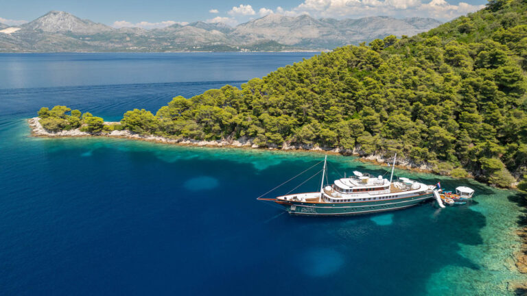 Luxury Charter Yacht MAIA