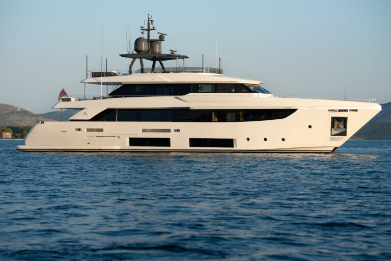 Luxury Charter Yacht SK