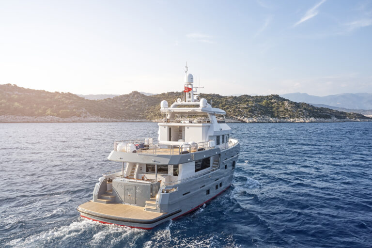 Luxury Explorer Yacht VERONIKA