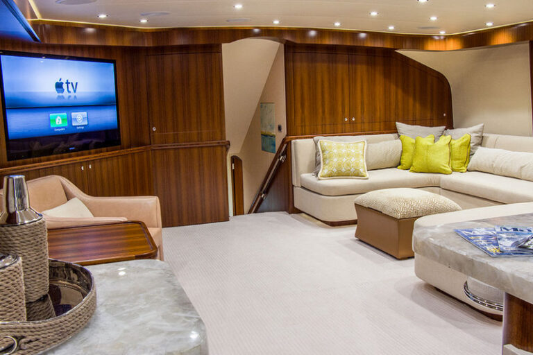 Luxury motor yacht CEst La Vie - Interior