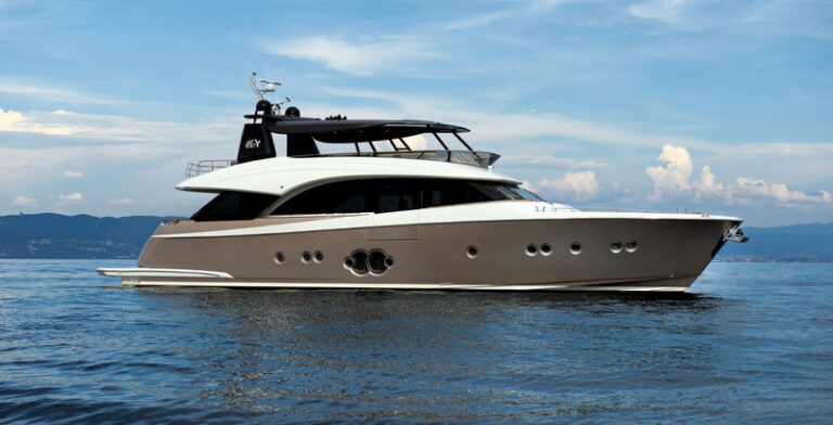Luxury motor yacht MCY 86 by Monte Carlo Yachts