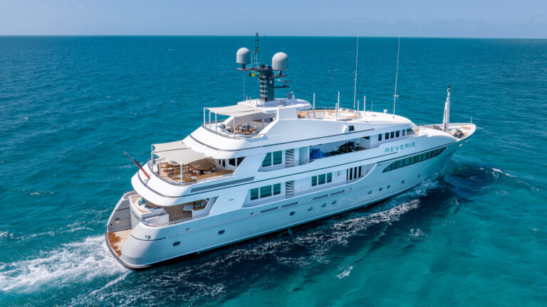 Luxury Motor Yacht REVERIE