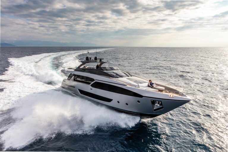Luxury Motor Yacht RIVA 90' ARGO