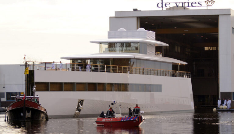 Luxury motor yacht VENUS - Photo by Kees Torn