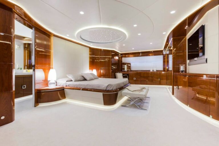 Luxury superyacht Vellmari - Owner suite - Copyright- Alberto Cocchi