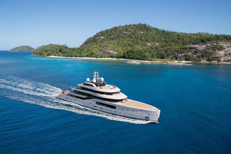 Luxury Yacht AMELS 80