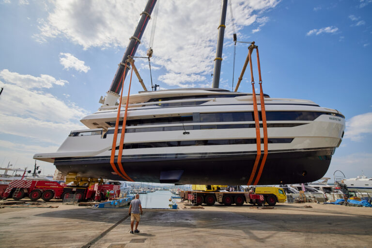 Luxury Yacht ANVILUGI Launched In Italy