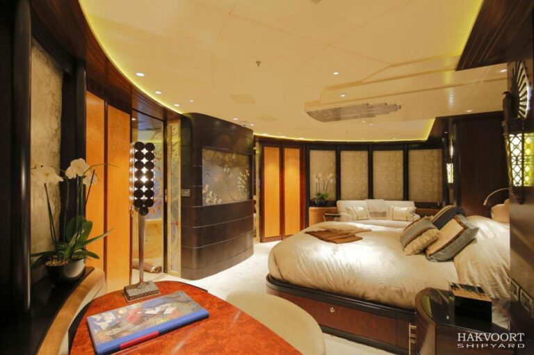 Luxury yacht Apostrophe - Cabin