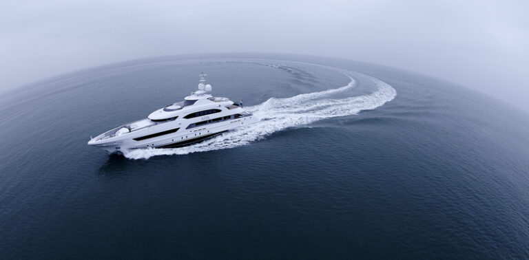 Luxury yacht Asya - Photo by Dick Holthuis