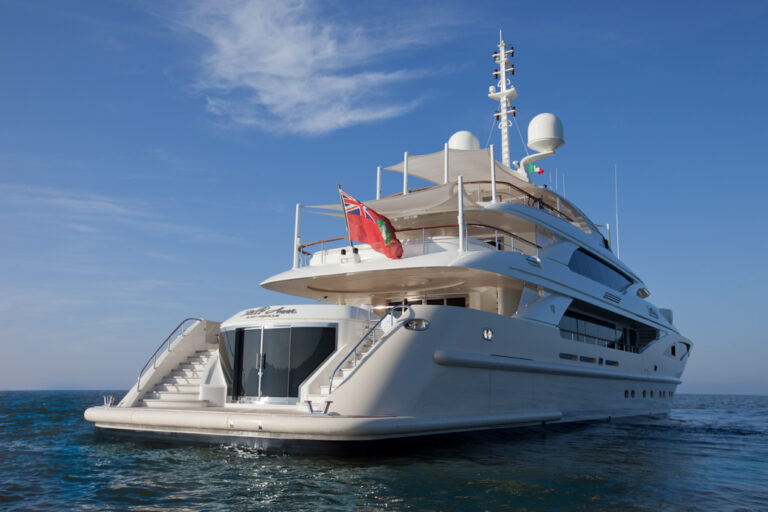 Luxury yacht BELLA ANNA - transom