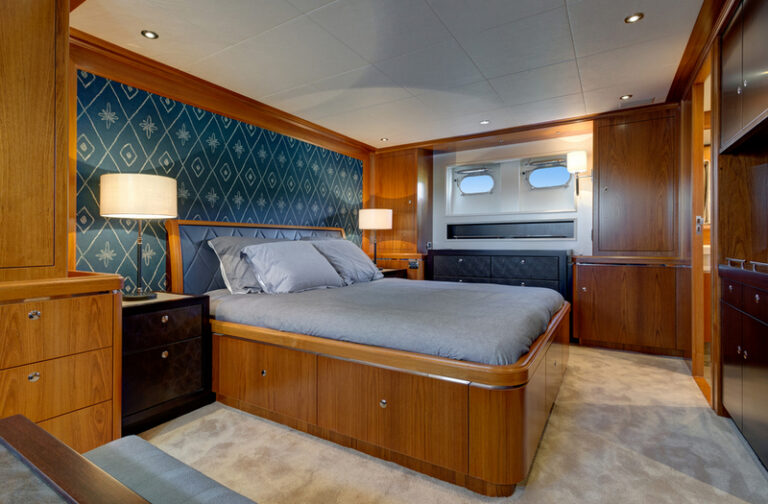 Luxury yacht Boonooroo II - Lower deck Master cabin-001
