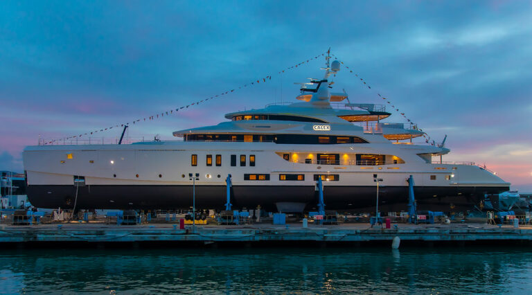 Luxury Yacht CALEX