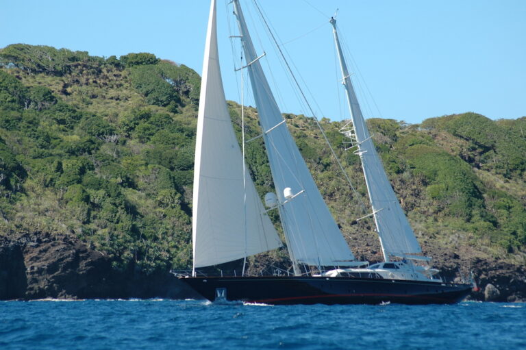 Luxury yacht CLAN VI by Perini Navi
