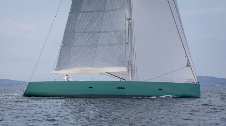 Luxury yacht COOL BREEZE - Photo by J. Renedo