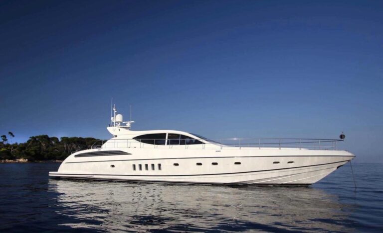 Luxury Yacht Cristal One