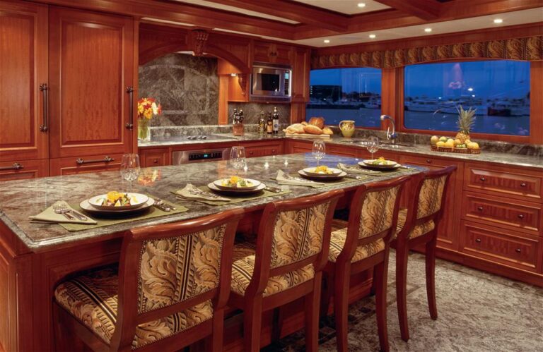 Luxury yacht Cynthia (ex Tenacity) - Galley