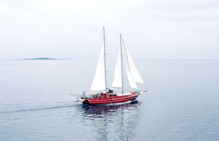 Luxury Yacht ERATO