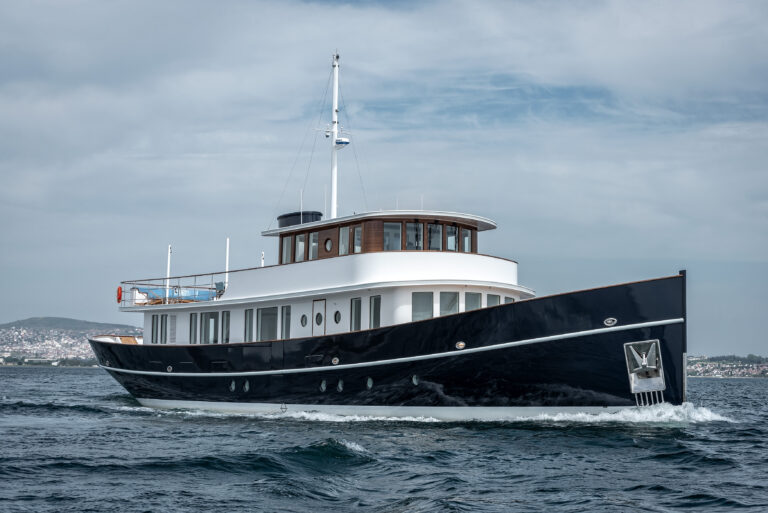 Luxury Yacht FAR NIENTE